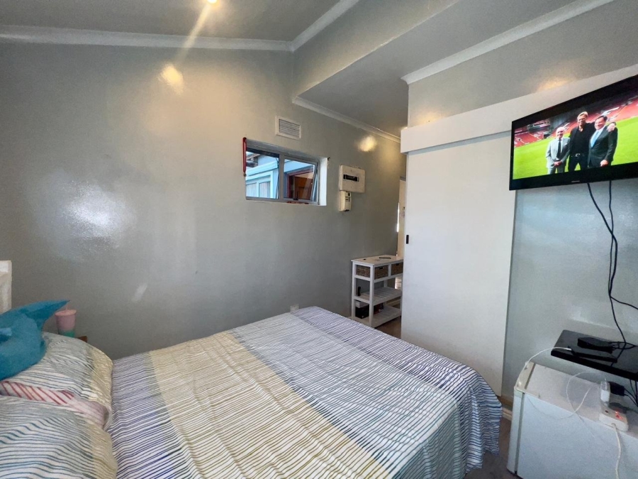 4 Bedroom Property for Sale in Grassy Park Western Cape